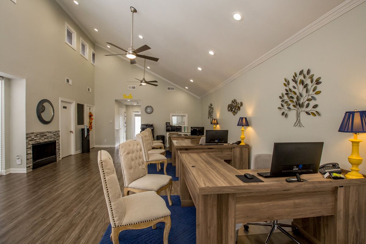 Bel Air Oaks Apartments