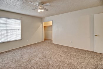 2800 S. 25th Street 1-3 Beds Apartment for Rent - Photo Gallery 4