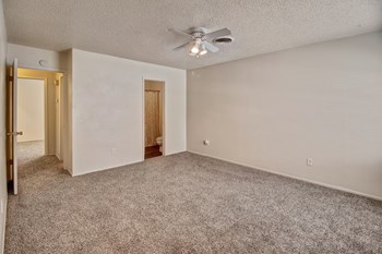 2800 S. 25th Street 1-3 Beds Apartment for Rent - Photo Gallery 3