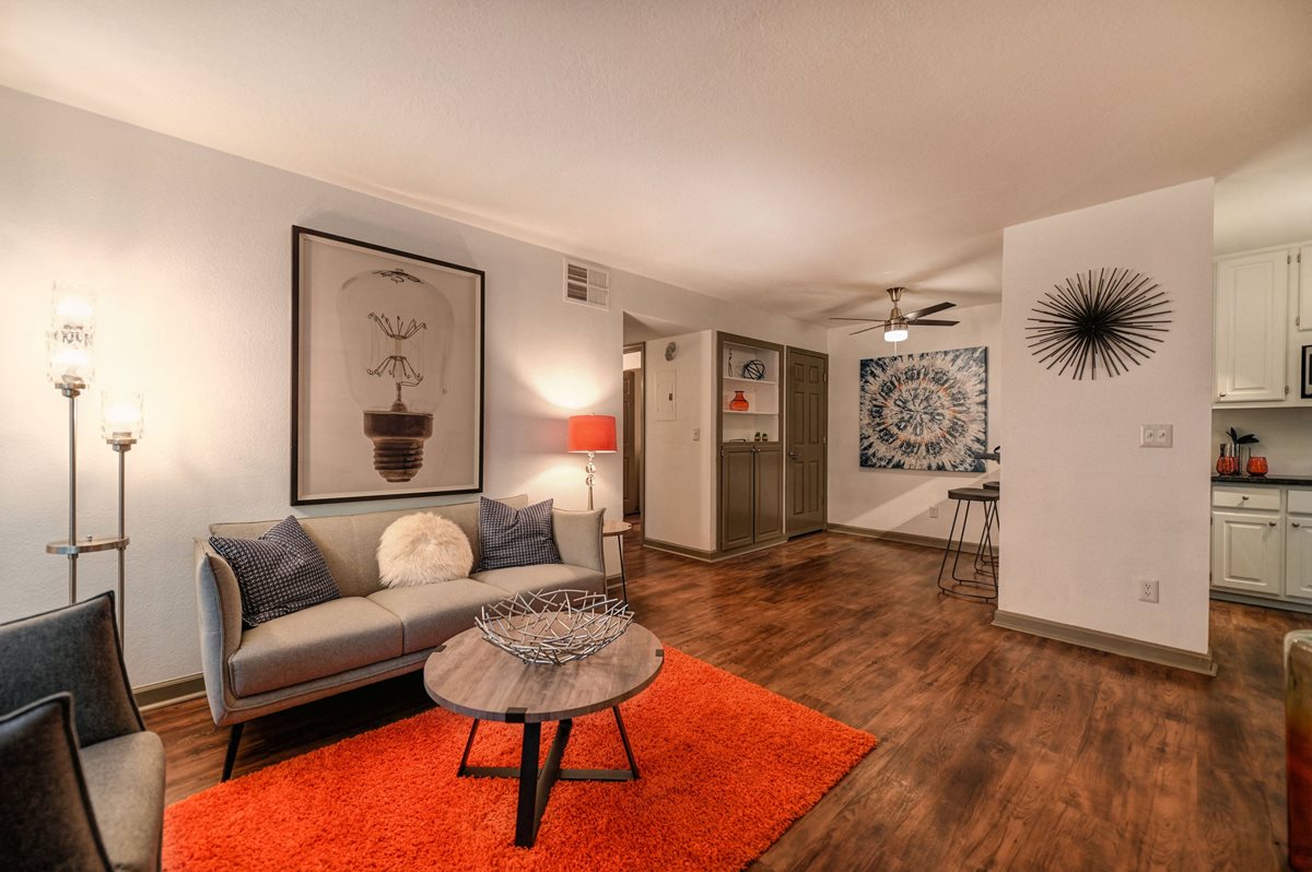 Lake Pointe Apartments