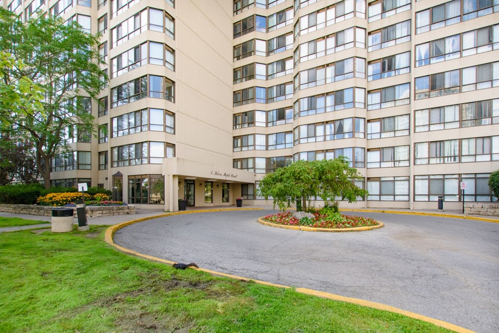 the building in which the hotel is located