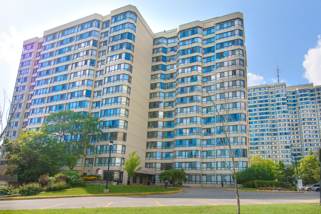 Silver Maple Court Entrance