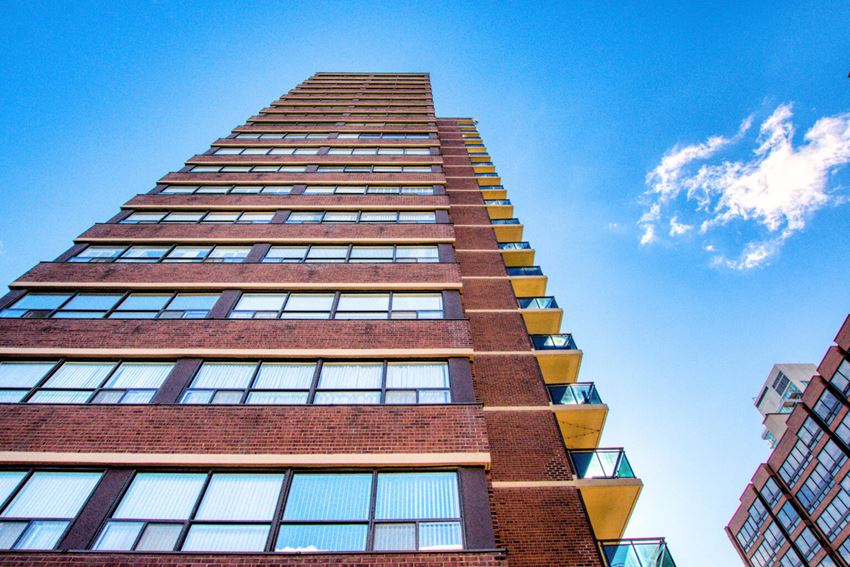 50 Prince Arthur Apartments, 50 Prince Arthur Avenue, Toronto, ON