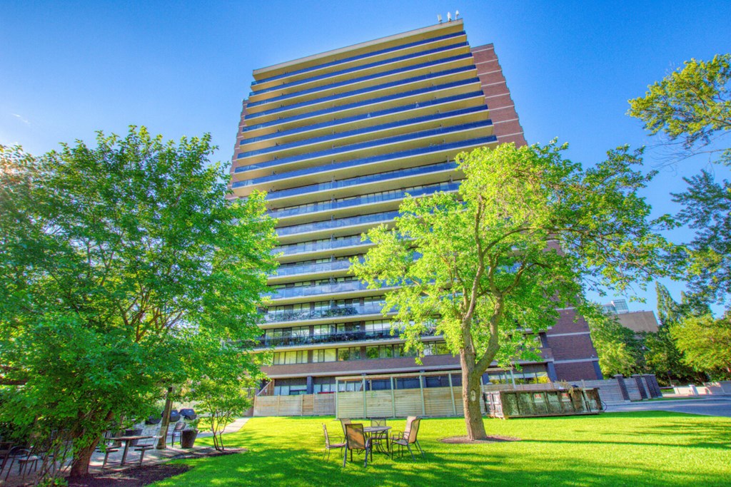 50 Prince Arthur Apartments, 50 Prince Arthur Avenue, Toronto, ON