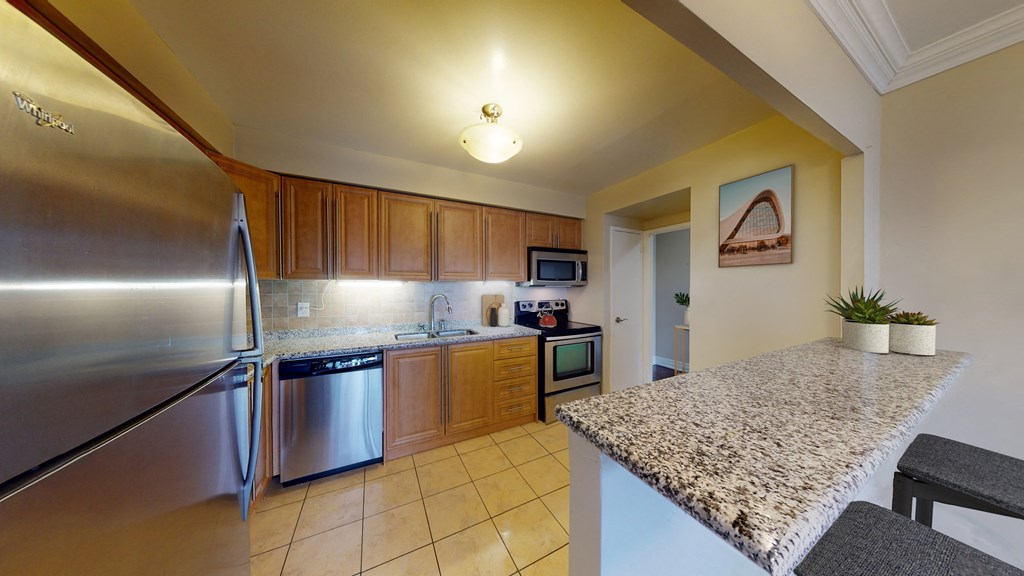 50 Prince Arthur Apartments, 50 Prince Arthur Avenue, Toronto, ON