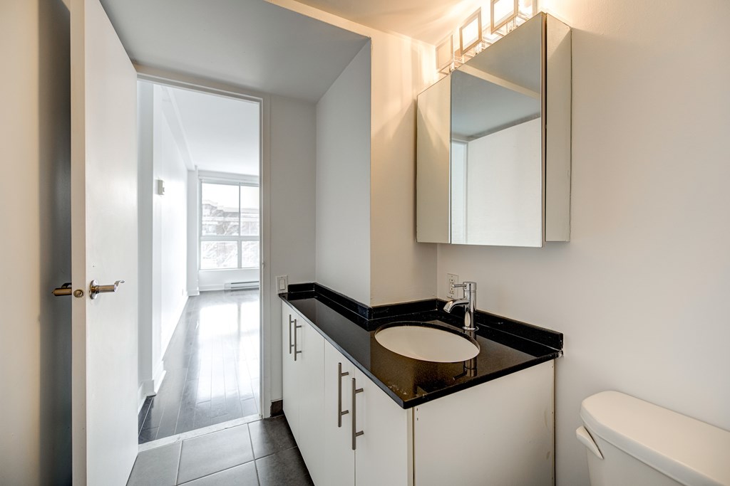 5999-Monkland-214-Bathroom-4