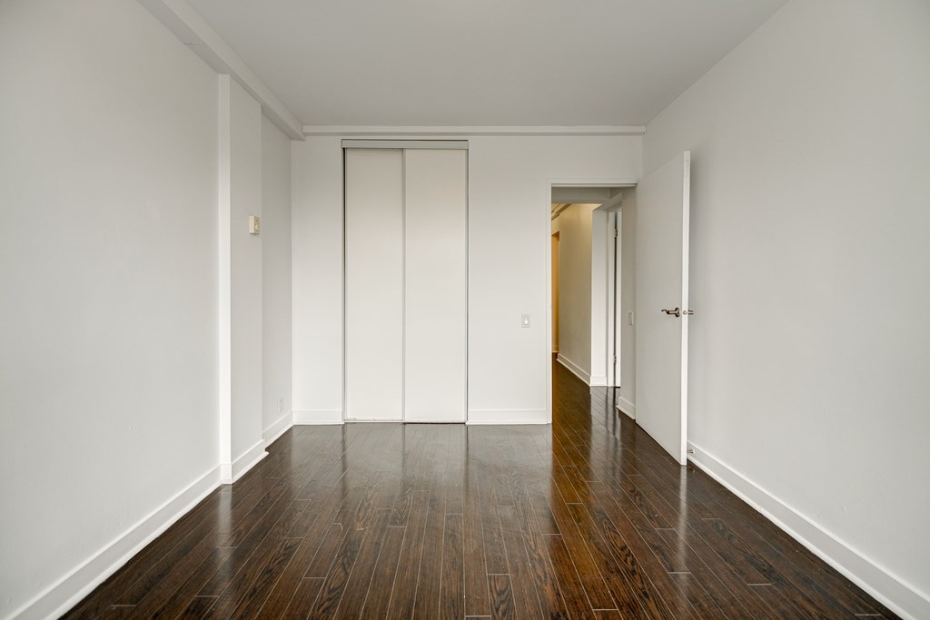 5999-Monkland-214-Bedroom-2