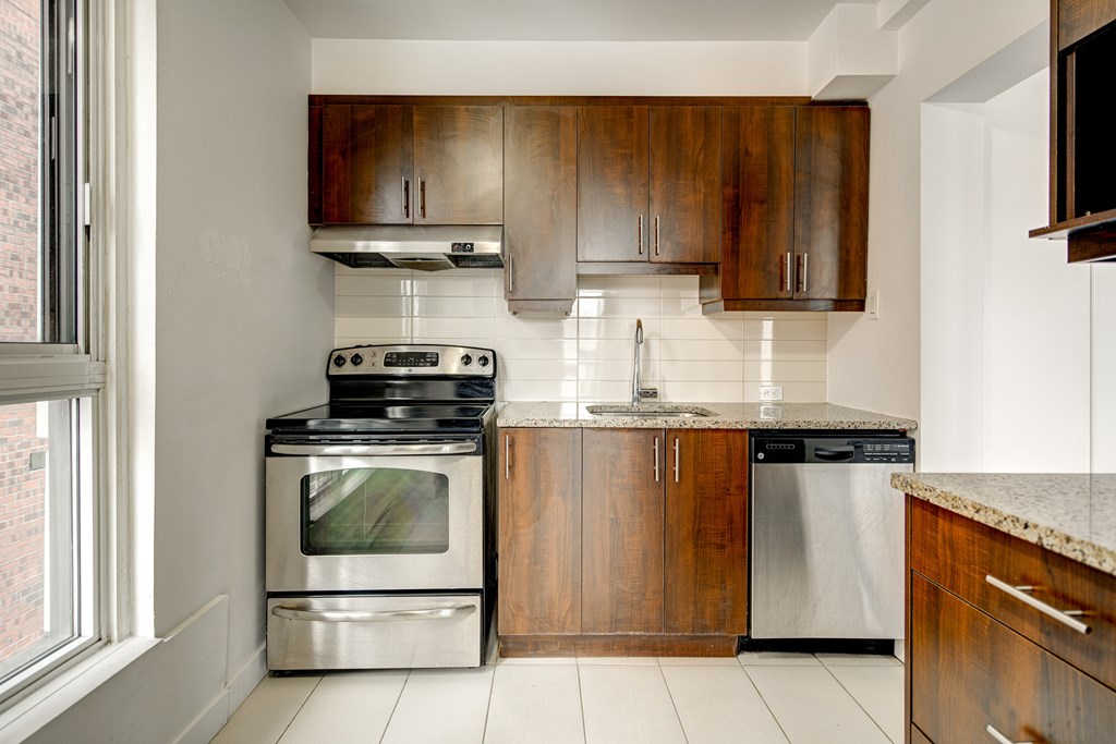 5999-Monkland-214-Kitchen