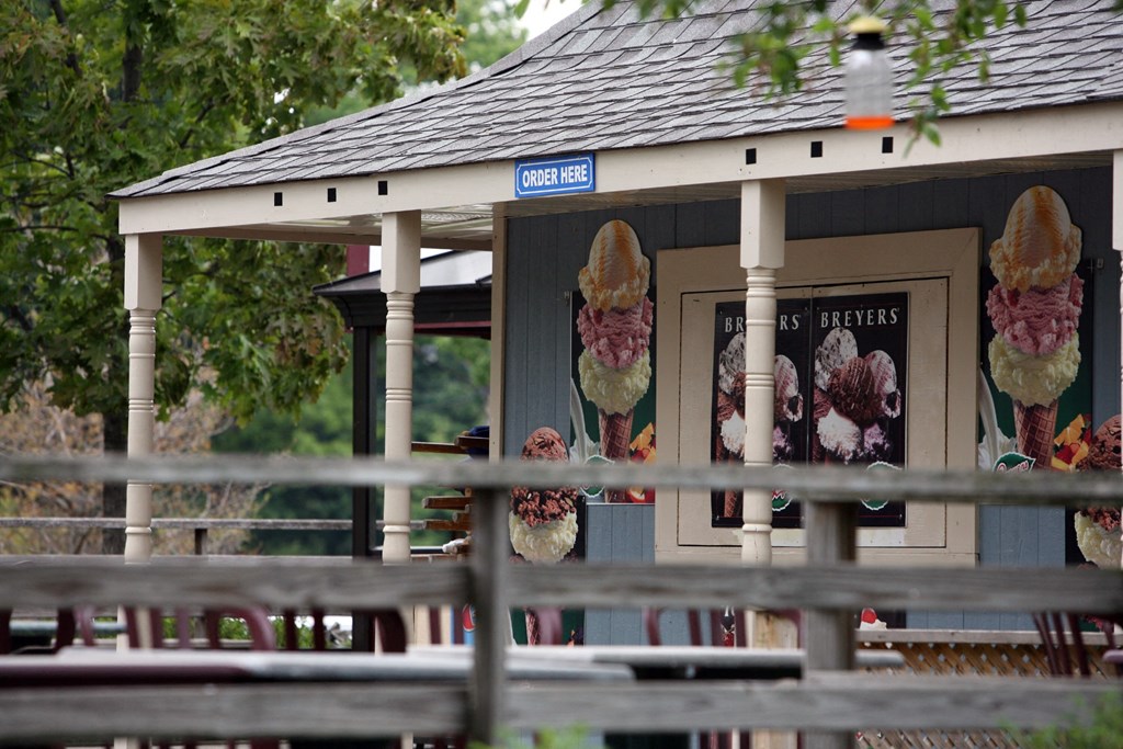 High Park store. Thumbnail click to zoom.