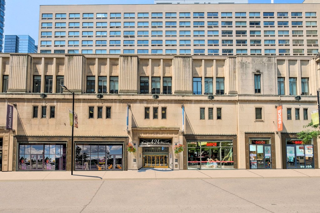 College Park - Exterior - 1