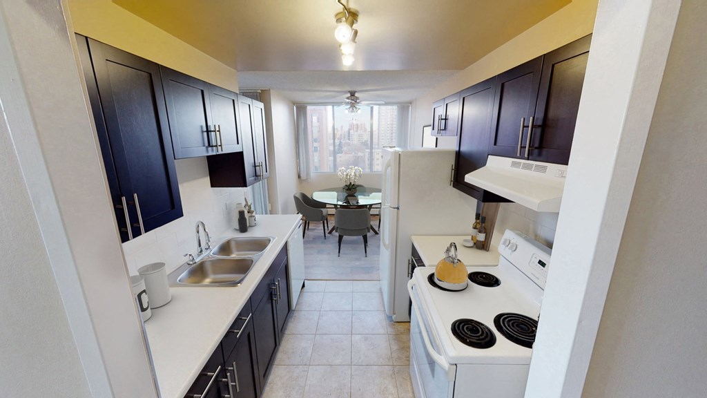 Kitchen with amenities