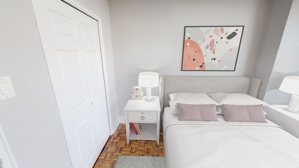 Cozy and inviting bedroom. Thumbnail click to zoom