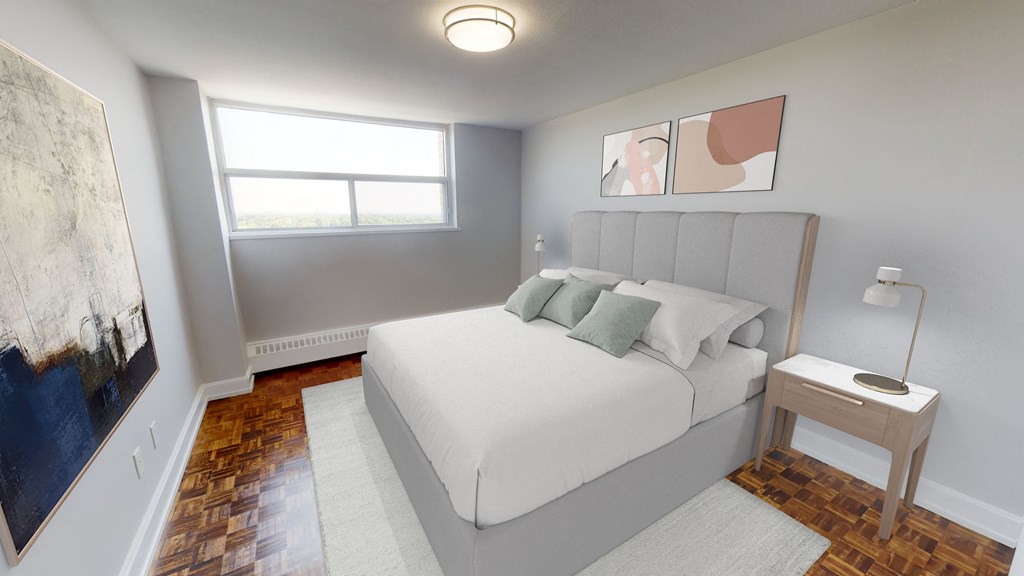Large and inviting bedroom. Thumbnail click to zoom