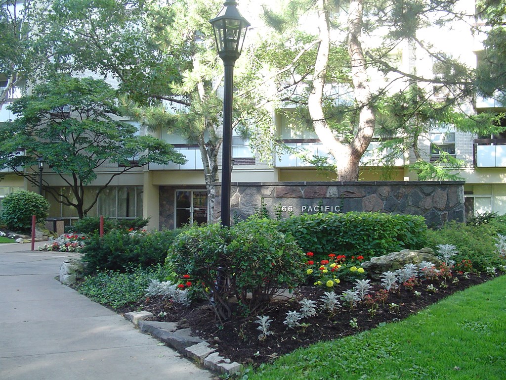 Garden. Thumbnail click to zoom.