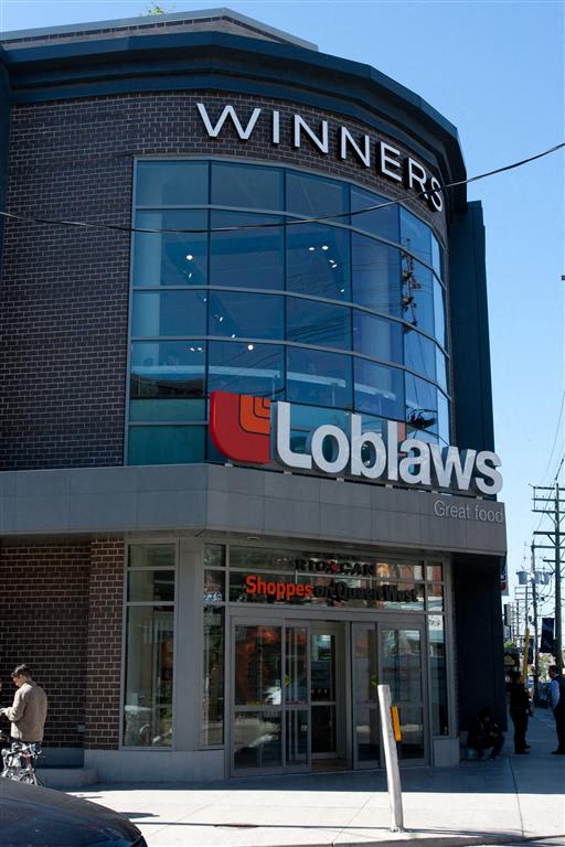 Just steps to groceries, shopping and restaurants.  Thumbnail click to zoom.