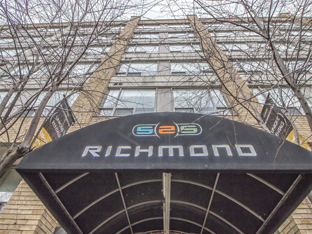 525 Richmond front entrance sign.  Thumbnail click to zoom.