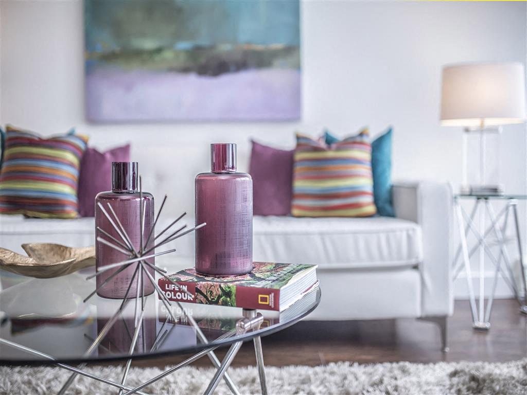 Warm, inviting and comfortable living.  Thumbnail click to zoom.