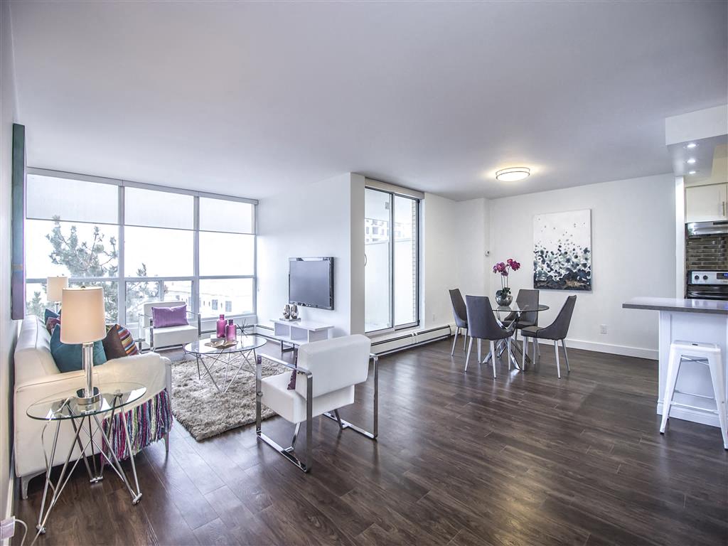 Bright, open and spacious suites.  Thumbnail click to zoom.