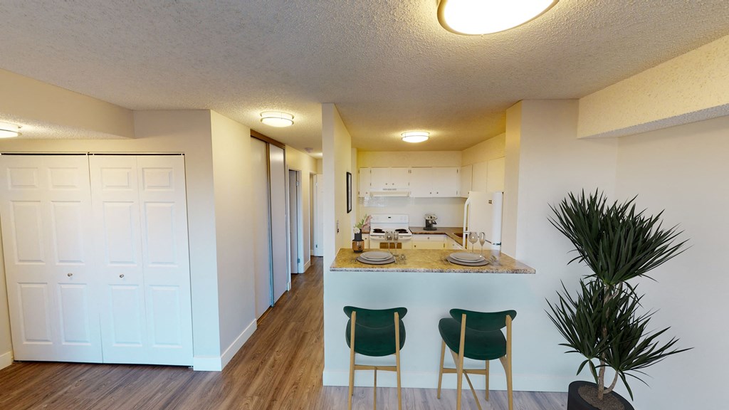 Stanley-Park-2-Bed-2-Bath-Dining