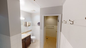 Stanley-Park-Fitness-Centre-Washroom - Photo Gallery 28