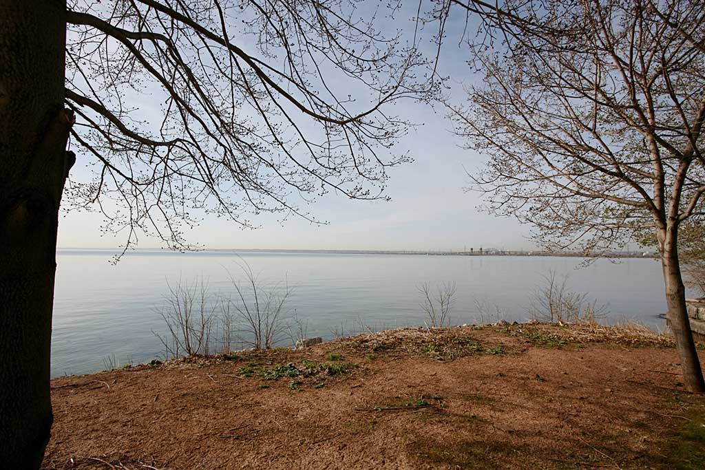 Quiet and serene lake views.  Thumbnail click to zoom