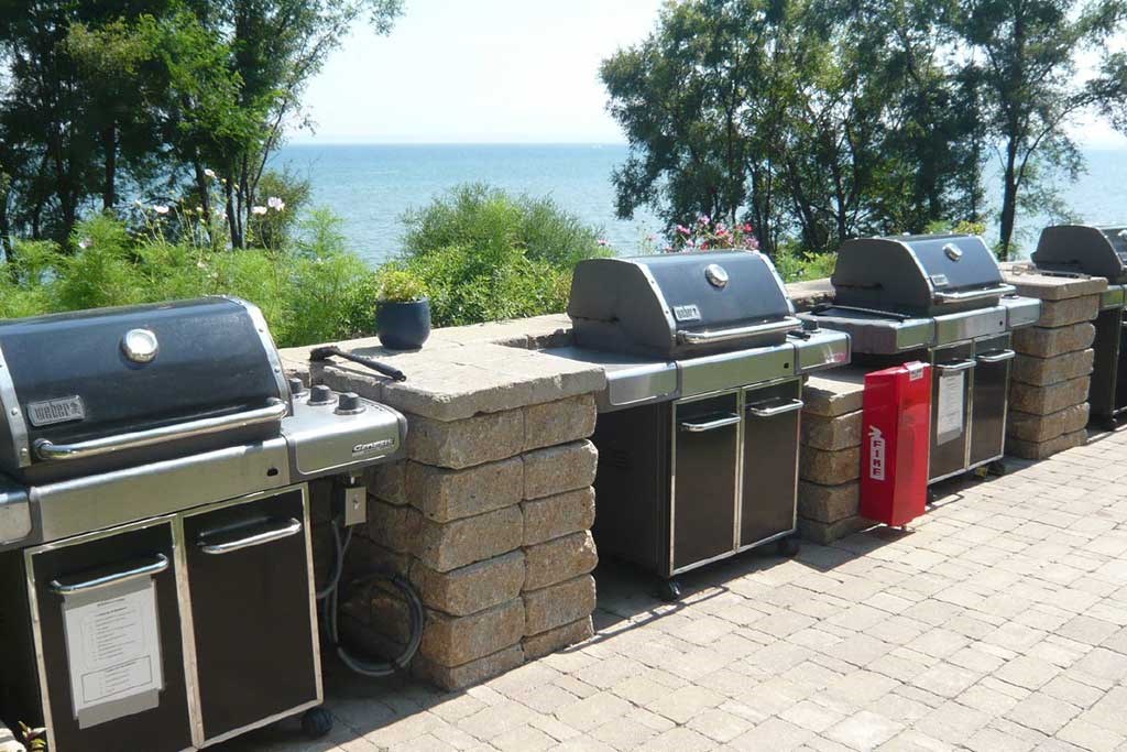 Outdoor barbeque and community area.  Thumbnail click to zoom.