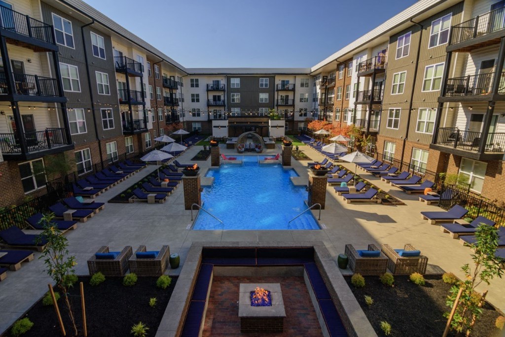 an aerial view of an apartment complex with a swimming poolat Madison Park Apartments, Columbus, Ohio