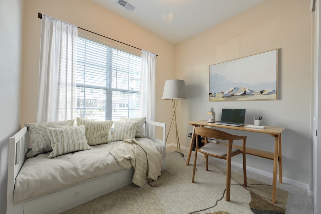 Spacious Study Room at Fairmont Apartments, Ohio