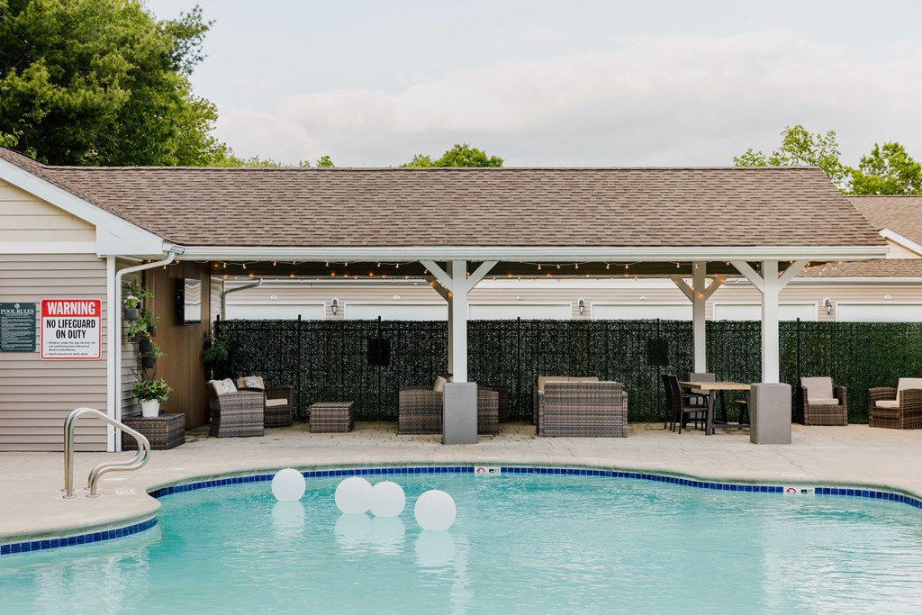 A pool with a sign that says "MILDEN" on it.