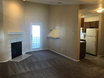 328 E. Southwest Parkway 1-2 Beds Apartment, Affordable for Rent - Photo Gallery 4