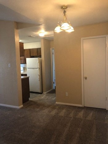 328 E. Southwest Parkway 1-2 Beds Apartment, Affordable for Rent - Photo Gallery 6