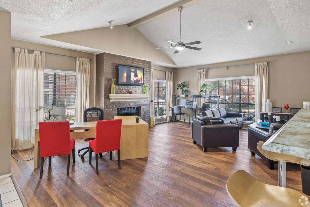 the preserve at ballantyne commons living room and dining room