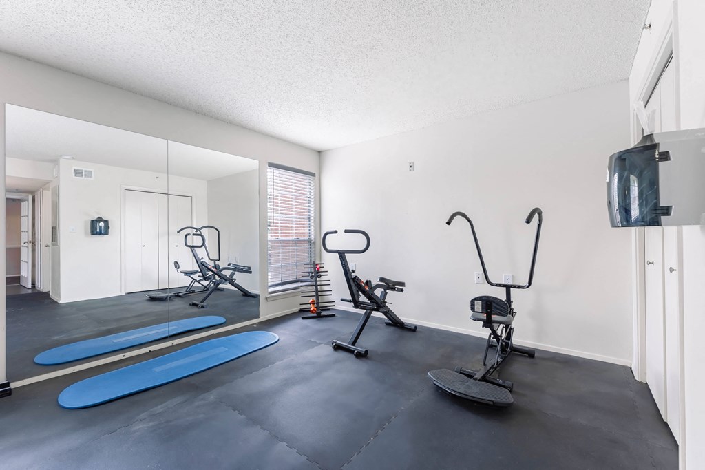 the gym at the preserve apartments