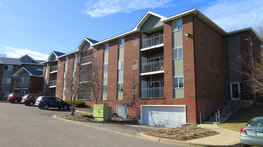 Palomino East Apartments, 12555 Pennock Avenue, Apple Valley, MN RentCafe