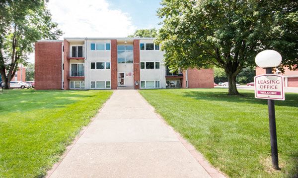 Front of building - Photo Gallery