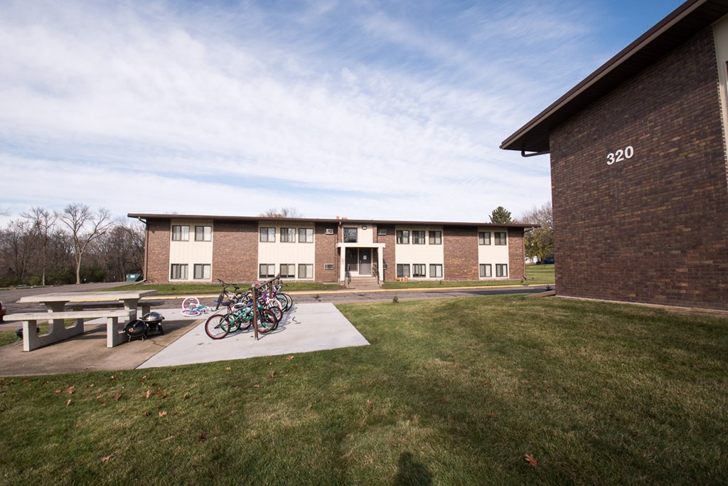 A building with the number 320 on it.