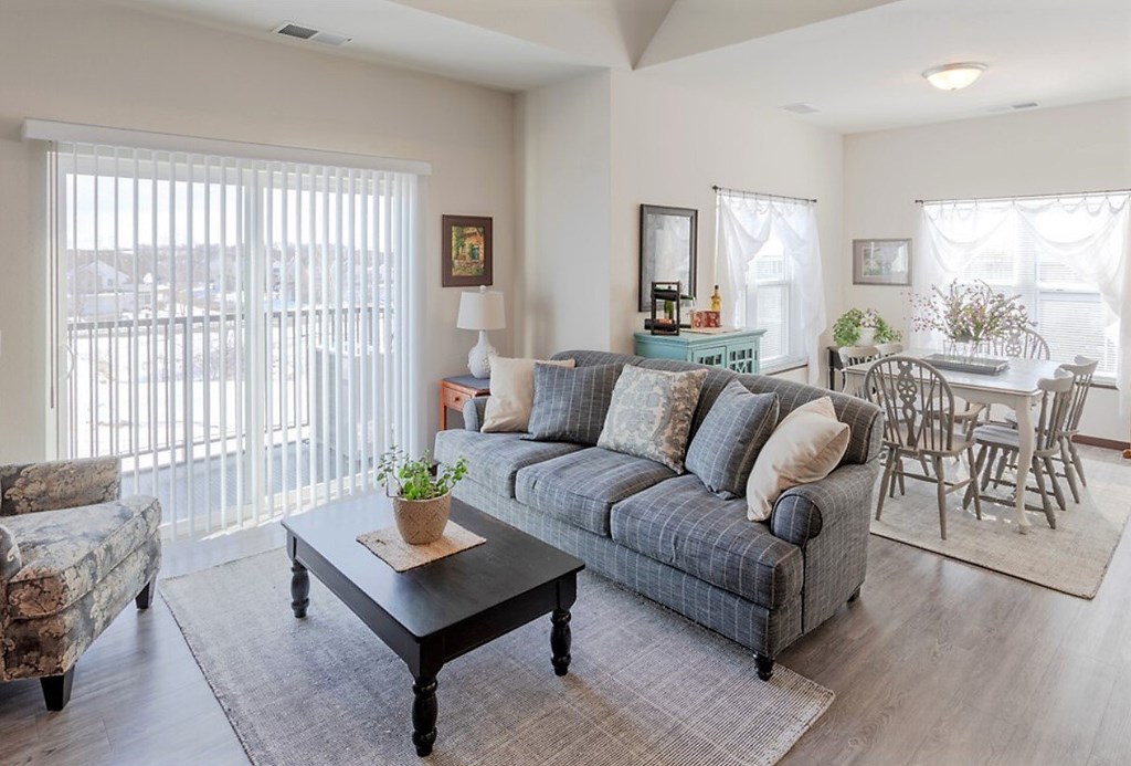 Voyageur Estates is a similar property to Lake Isabel Flats located in Hastings