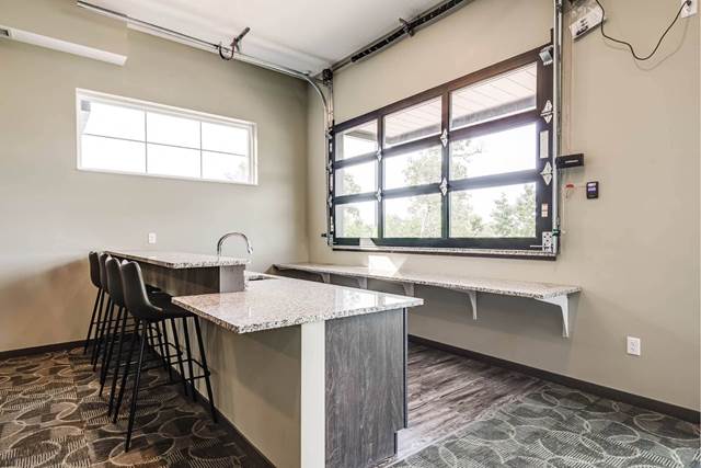 Golden Aspen Flats Apartments
