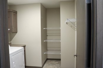 Laundry Room - Photo Gallery 4