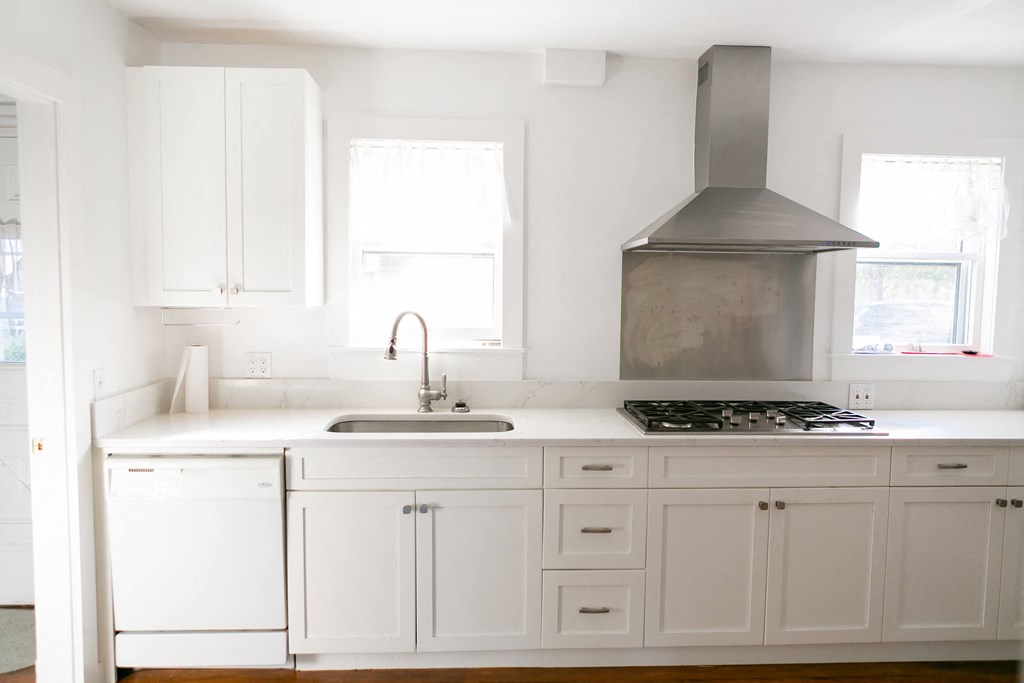 Interior photo of amenity kitchen