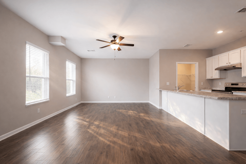 Living Area at Club Villas Apartments, Kathleen, 31047