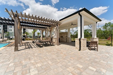 outdoor pergola at The Hendry Apartments, Florida