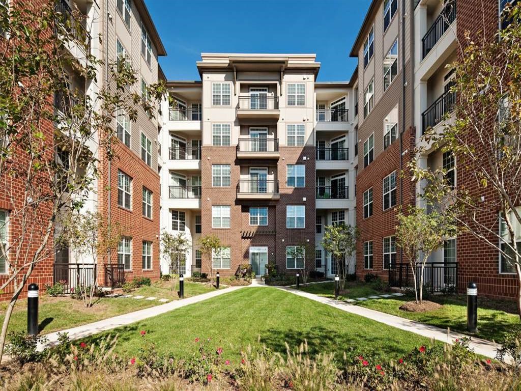 Courtyard View at Hidden Creek, Gaithersburg, MD, 20877