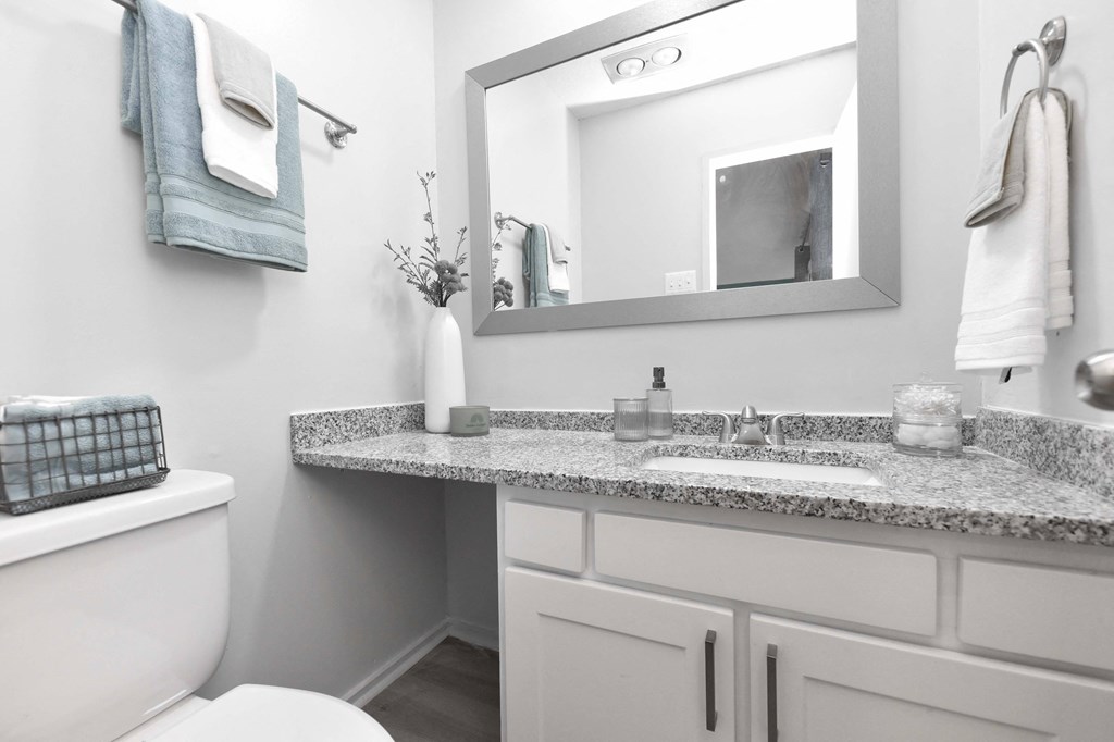 Designer Bathroom Suites at Kinley Lofts, Tennessee