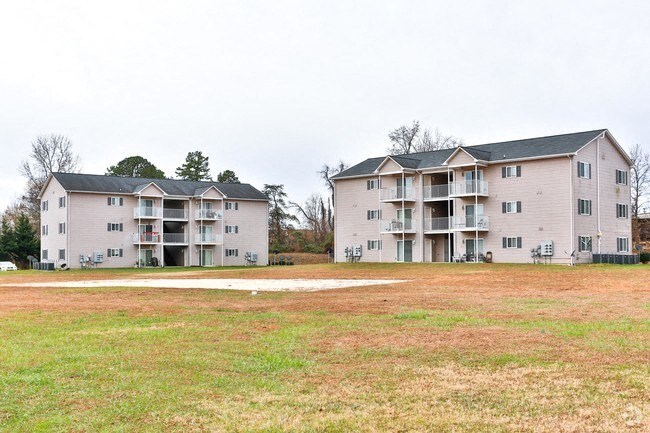Exterior Building at the Colonial Village Apartments, Lincolnton, NC.