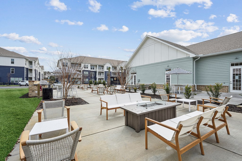 Outdoor Firepit Patio at The Parker Leland, Leland, NC 28451  