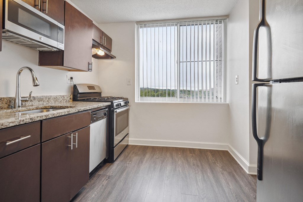 Fully equipped kitchen at Broadstone Van Dorn