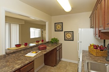 5635 Regency Park Court 1-4 Beds Apartment for Rent - Photo Gallery 6