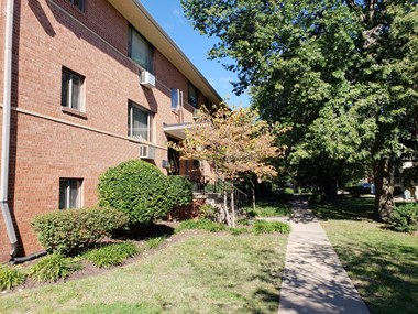 413 E Bellefonte Ave Studio-2 Beds Apartment for Rent - Photo Gallery 1