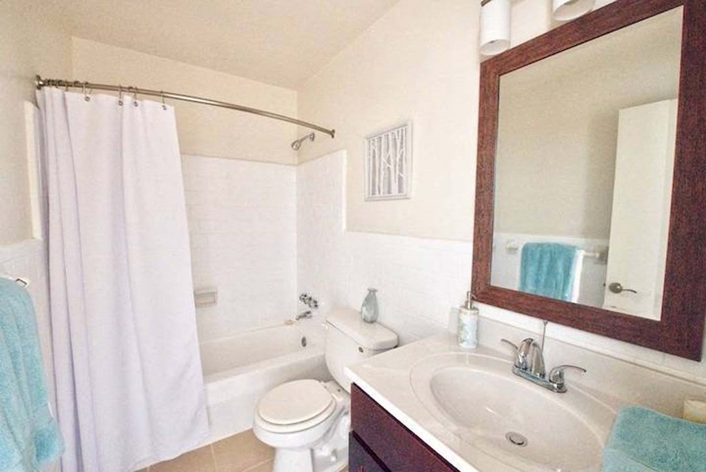 Canterbury Square Bathroom